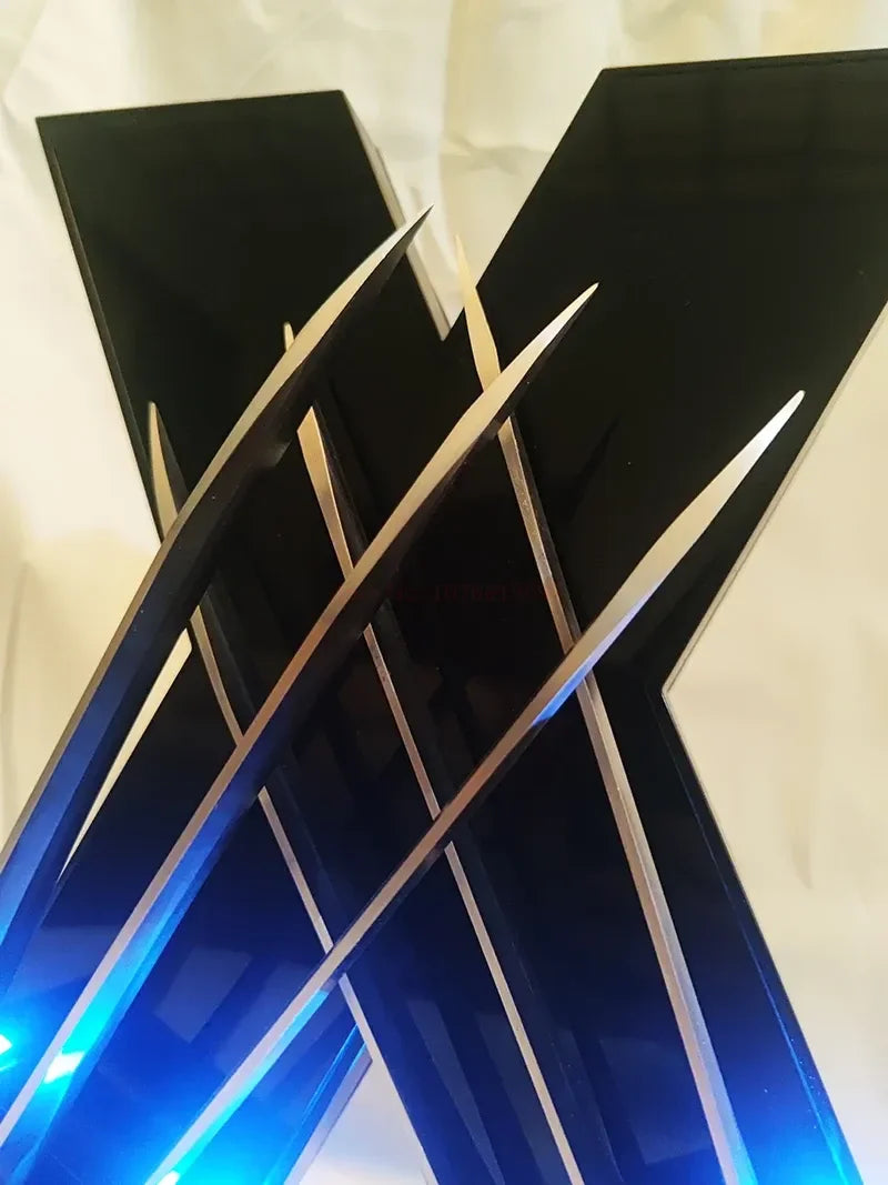 Wolverine Claws Collectible Display Stand and Dog Tag