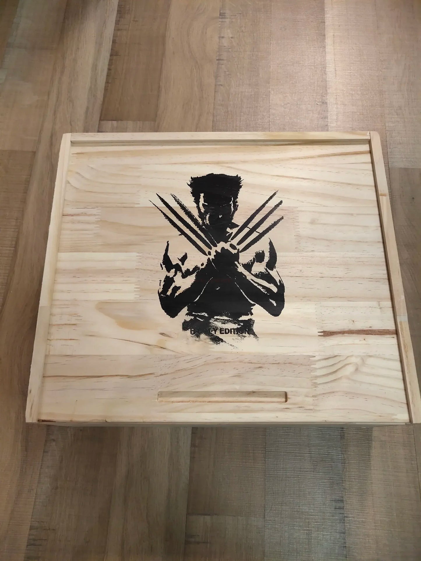 Wolverine Claws Collectible Display Stand and Dog Tag