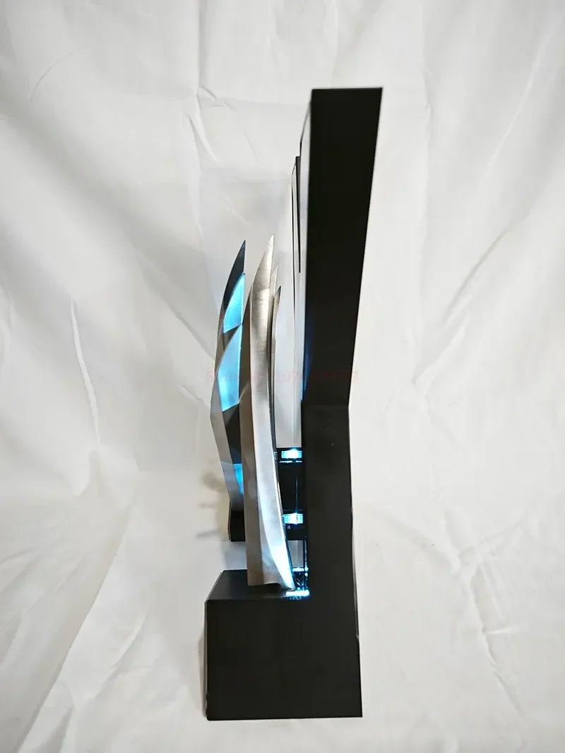 Wolverine Claws Collectible Display Stand and Dog Tag